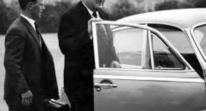 “Në ’79-ën, kryeministri Mehmet Shehu më priti një orë në zyrën e tij dhe më autorizoi për bisedimet me gjermanët…”/ Kujtimet e ish-ambasadorit në Beograd