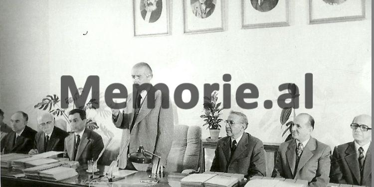 “Ty Fadil, të kanë kritikuar edhe shoku Hysni e Ramiz, por ti je fodull dhe ke thënë se në Komitetin Qëndror…”/ Takimi i panjohur i Enverit dhe Kapos me Paçramin në 30 mars ‘73