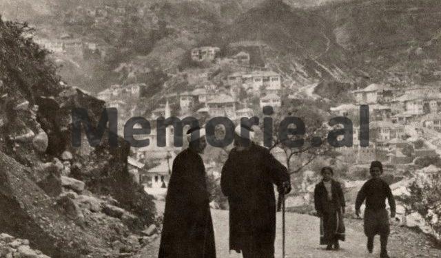 “Nga Fejziu, ministri Zogut që u pushkatua me ‘Gjyqin Special’, te i biri, Rizai, i diplomuar në Oksford, që e varën në litar në Kuçovë dhe…”/ Historia tragjike e sagës Alizoti