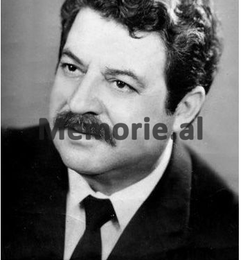 “Njollat e murrme’ është antisocialiste dhe dekadente, prandaj ne duhet të rrisim vigjëlencën siç na mëson shoku Enver…”/ Diskutimi i Nikolin Xhojës dhe Gjergj Vlashit