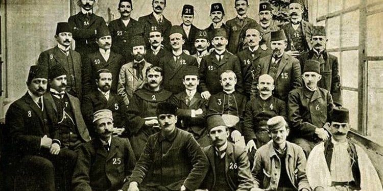 “Shoqëroi Ismail Qemalin në Vlorë ku firmosi pavarësinë dhe u emërua kryesekretar i tij dhe ministër i Bujqësisë, por Enveri e shpalli ‘reaksionar’, dhe…”/ Dëshmitë e rralla e nipit të tij