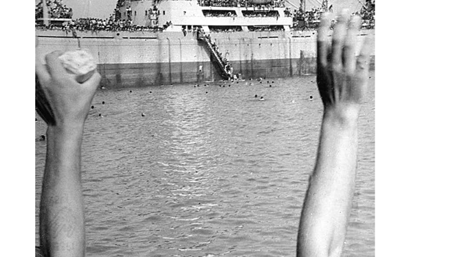 “Pantallona dhe xhaketa blu të konsumuara që vinin nga një ideologji dhe epokë tjetër, flaken në rrugicat e Brindizit….”/ Shkrimi i ‘New York Times’ më 9 mars ‘91