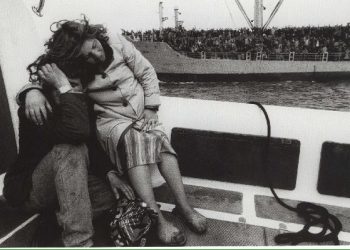 “Pantallona dhe xhaketa blu të konsumuara që vinin nga një ideologji dhe epokë tjetër, flaken në rrugicat e Brindizit….”/ Shkrimi i ‘New York Times’ më 9 mars ‘91