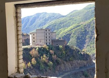 “After being expelled from military school in the Soviet Union, he returned to his homeland where he was sentenced four times…” / The tragic story of the man who suffered from the ‘shadow’ of his brother…!