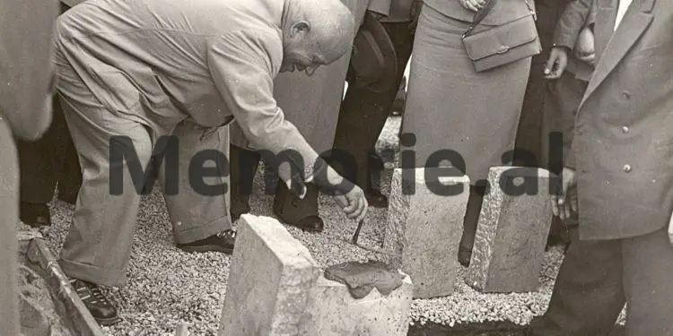 “Marshali Greçko, gjeti si preteks për ‘Bazën e Vlorës’, incidentin e policit tonë në lumin e Izovrit me tre gratë sovjetike, i cili u’a …”/ Fjala e panjohur e Enverit më 30 maj të 1960-ës