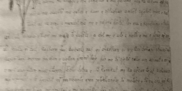 “Kam nevojë për pak pé të zi e të bardhë, për pantallonat e vjetër e sendet e tjera që ju kam kërkue…”/ Letra e panjohura të ish-të burgosurit që vuajti 20 vite në Burrel