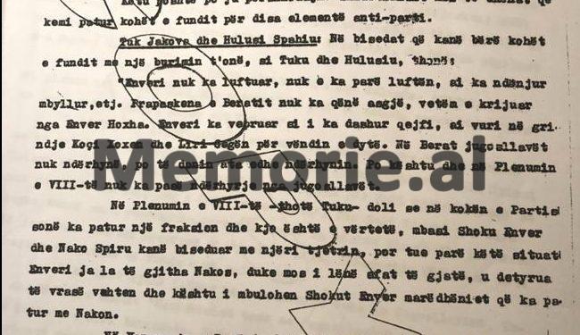 Letra për Hysni Kapon: “Tuk Jakova thotë se nuk mund të punohet më me Enverin, i duhet vënë fshesa gjithë Byrosë, se…”/ Raporti i Sigurimit me përgjimet e “Tomorri”-t në 1957-ën