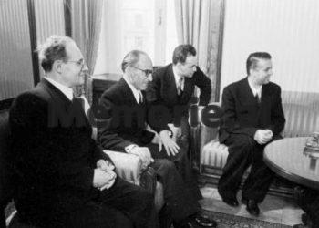 “Atasheu ynë tregtar në Pragë, i ngatërruar me gra çeke dhe i rënë në rrjetën e Sigurimit çekosllovak, u zhduk nga banesa e tij…”/ Ditari politik sekret i Enverit, maj ‘61