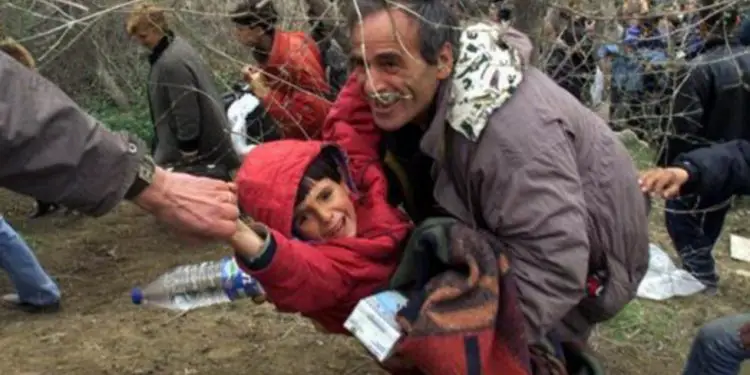 Quo vadis Kosovë! “Adem Jashari paska refuzu cigaren në ramazan!” dhe “gratë janë për kuzhinë, oda është për burra”!