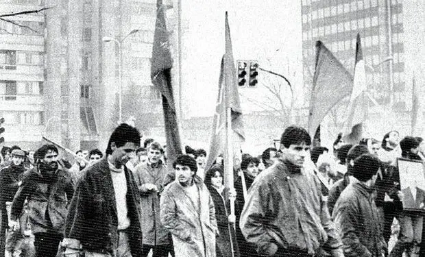 Në Kosovë kanë ardhur forca të mëdha të milicisë serbe, është ndaluar qarkullimi dhe filluan llogjet e lakenjve titistë, që nga Fadil Hoxha, Xhavit Nimani…”/ Ditari i panjohur i Enverit për ngjarjet e ’81-it