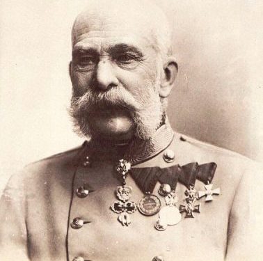 “Prill 1917, kur paria e Shqipërisë dhe politikanët e saj shkuan në Vjenë për homazhe te Perandori Franc Jozef…”/ Nga Ahmet bej Zogolli, te Hasan Prishtina që mbajti fjalën përshëndetëse