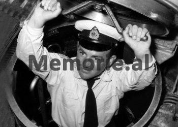 “Atasheu ynë tregtar në Pragë, i ngatërruar me gra çeke dhe i rënë në rrjetën e Sigurimit çekosllovak, u zhduk nga banesa e tij…”/ Ditari politik sekret i Enverit, maj ‘61