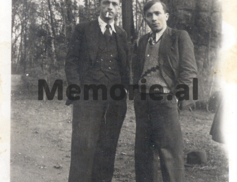 “Mugosha më emëroi në ‘agjit-prop’ dhe në shtatorin e 1944-ës, unë isha në Greqi për t’u lidhur me Partinë Komuniste Greke…”/ Zbulohet autobiografia e ish-ambasadorit shqiptar në Paris, që vuajti 10 vite në Burrel