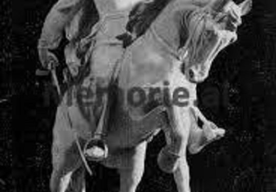 “Si e mbajta të fshehur bustin e Mehmet Shehut në studion time, pas profecisë së Guri Madhit, i cili më tha…”/ Dëshmia e të diplomuar me ‘Medalje Ari’ në Leningrad