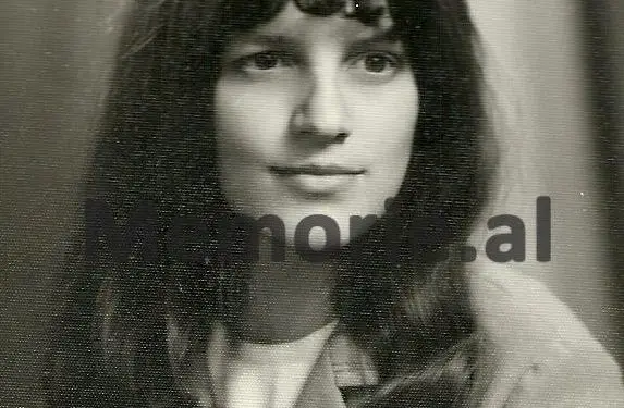 “Si e mbajta të fshehur bustin e Mehmet Shehut në studion time, pas profecisë së Guri Madhit, i cili më tha…”/ Dëshmia e të diplomuar me ‘Medalje Ari’ në Leningrad