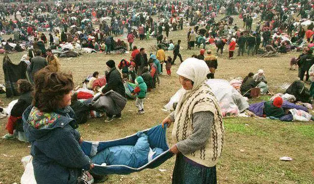 Dr. Salvatore Petrota, President i Qendrës Ndërkombëtare të Studimeve Shqiptare pranë Universitetit të Palermos, në vitin 1999, sensibilizoi gjithë Italinë për çështjen e Kosovës