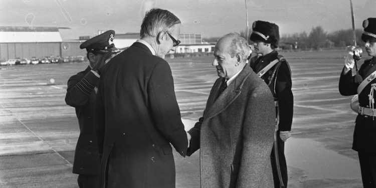 “Diplomati serb, Milosh Miniç, na ka akuzuar se ‘udhëheqja shqiptare me organet e saj të informacionit dhe ambasadën në Beograd, është…”/ Ditari politik i Enverit