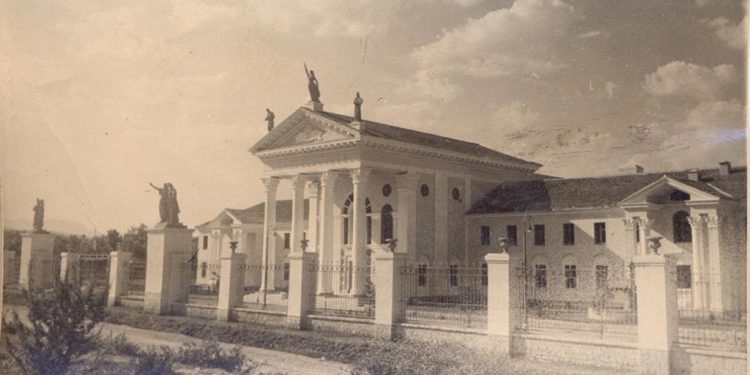 “Titoja, Moshe Pijade, Miladin Popoviçi kanë folur, por Kosova nuk qetësohet duke hequr Mahmut Bakallin dhe duke sjellë në krye të saj…”/Ditari politik i Enver Hoxhës, maj ‘81