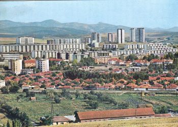 Ditari politik i Enverit: “Disa nga profesorët tanë që kanë mbajtur leksione në Universitetin e Prishtinës dhe një grup i Televizionit Shqiptar, të bëjnë …”/ Ngjarjet e Kosovës, maj ‘81