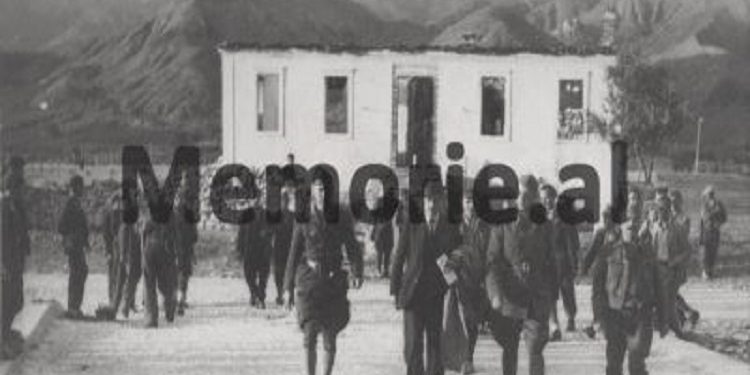 Fotot e rralla të Kongresit të Përmetit të 24 majit të vitit 1944, që nuk u publikuan, pasi…!