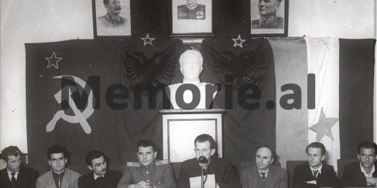 “Në qytetin e Durrësit ka një borgjezi tregtare të rafinuar, se agjentura e jashtme italiane, jugosllave e të tjera, punojnë aty…”/ Letra e Byrosë Politike të K.Q. të PPSH-së në 1953-in