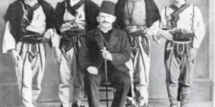 “Komandanti i ‘Batalionit Shëtitës’ që neutralizoi kryengritjet antiqeveritare dhe, vdiq duke peshkuar.…”/ Historia e dhimbshme e majorit besnik të Zogut