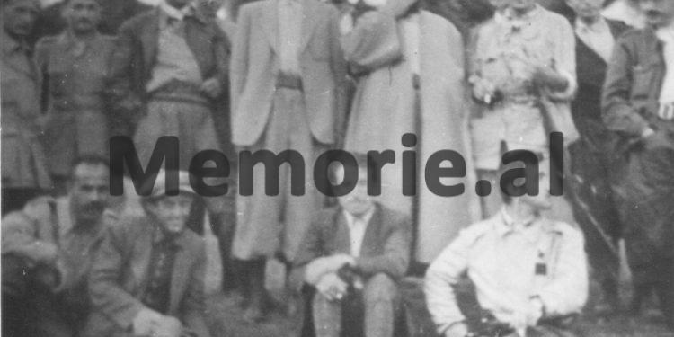 Letra për Enverin: “Bab Myslymi pasi piu shumë, në prani të 60 vetave, tha se Gjinishin e vranë shokët, sepse ai…”/ Dokumenti arkivor me relacionin e Gogo Nushit, gusht ’44