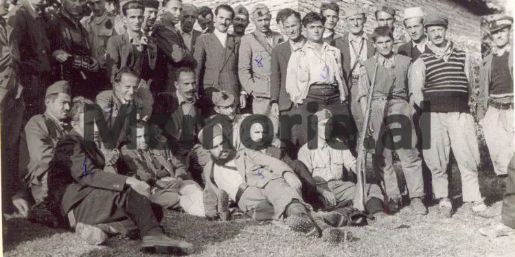 Letra për Enverin: “Bab Myslymi pasi piu shumë, në prani të 60 vetave, tha se Gjinishin e vranë shokët, sepse ai…”/ Dokumenti arkivor me relacionin e Gogo Nushit, gusht ’44