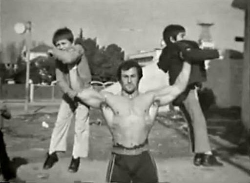 “Bashkëpunëtori ‘Studenti’ u takua me Aleksandër Kondon afër shkollës ‘Petro Nini Luarasi’ pas kthimit nga Rumania…”/ Dosja voluminoze e Sigurimit për sportistin e famshëm