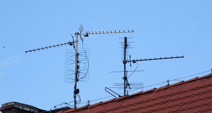 Letra për Hysni Kapon: “Ashtu sikur na thatë ju, zhurmuesi televiziv i vendosur mbi Hotel ‘Tirana’ nuk ka funksionuar dhe ne…”/ Raporti për Komitetin Qendror i shefit të Shtypit e Propagandës, në ’79-ën