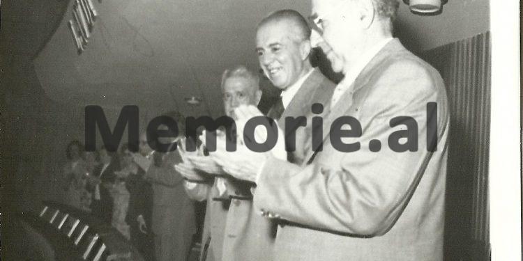 Fjala e Enver Hoxhës: “Disa romane, si të Shuteriqit, të Spasses, ose të Gjatës etj., janë shumë të mira, por do bënim gabim t’i krahasojmë me…/ Takimi me shkrimtarët dhe artistët në ’57-ën