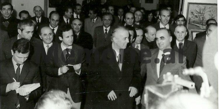 Fjala e Enver Hoxhës: “Disa romane, si të Shuteriqit, të Spasses, ose të Gjatës etj., janë shumë të mira, por do bënim gabim t’i krahasojmë me…/ Takimi me shkrimtarët dhe artistët në ’57-ën