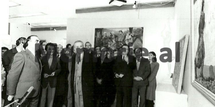 Fjala e Enver Hoxhës: “Disa romane, si të Shuteriqit, të Spasses, ose të Gjatës etj., janë shumë të mira, por do bënim gabim t’i krahasojmë me…/ Takimi me shkrimtarët dhe artistët në ’57-ën