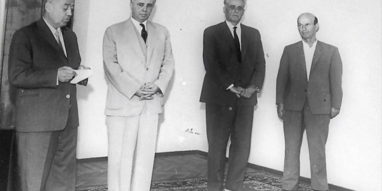 Fjala e panjohur e Enver Hoxhës: “Çabej nuk ishte me ne, por ai nuk bëri krime dhe s’e morri baltën e atdheut në thundrrat e këpucve, si Koliqi…”/ Mbledhja me shkrimtarët e artistët në ’61-in