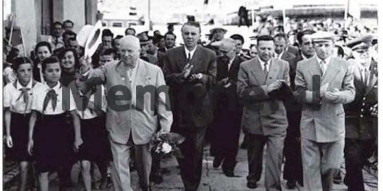 “Kompozitori Abdulla Grimci, ka mbajtur në shtëpi librin e gjeografisë, ku ishte dhe foto e Hrushovit me Liri Belishovën, duke…”/ Raporti ‘Tepër sekret’ i Rrapo Dervishit