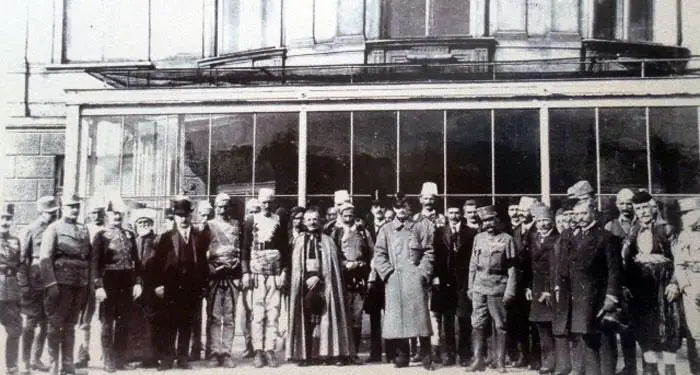 “Kongresi i Elbasanit që historiografia e regjimit komunist e fshiu dhe falsifikoi, pasi Ahmet Zogu ishte kryetar i komisionit nismëtar dhe…”/ Historia e panjohur