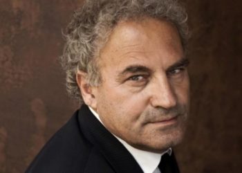 Secret document: “These poems are foreign to our art, no concessions should be made to it and it should go to the end….” / Note by Ramiz Alia who imprisoned Visar Zhit in ’79