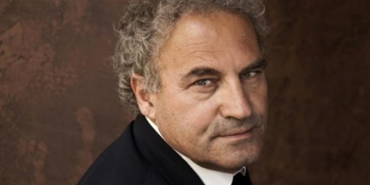 Dokumenti sekret: “Këto poezi janë të huaja për artin tonë, të mos i bëhet asnjë lëshim dhe t’i shkohet deri në fund….”/ Shënimi i Ramiz Alisë që burgosi Visar Zhitin në ’79-ën