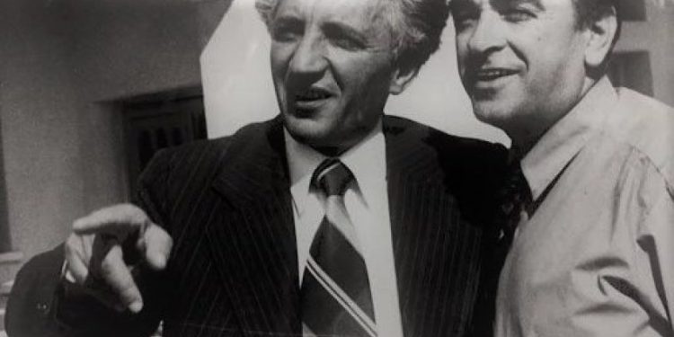 Fjala e panjohur e Enver Hoxhës: “Çabej nuk ishte me ne, por ai nuk bëri krime dhe s’e morri baltën e atdheut në thundrrat e këpucve, si Koliqi…”/ Mbledhja me shkrimtarët e artistët në ’61-in