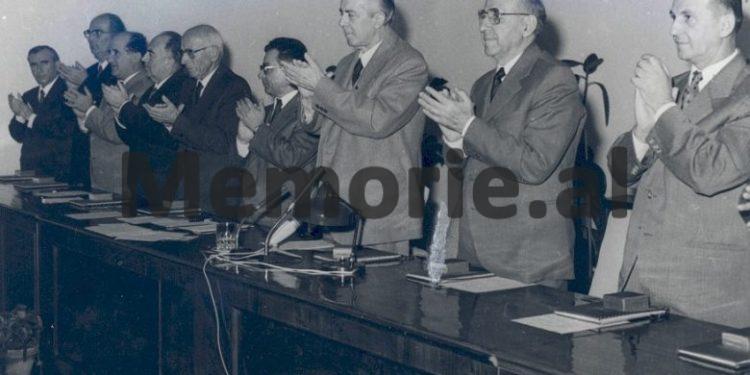 Diskutimi i panjohur i Pirro Manit: “Ne kemi mbajtur afër djem të rinj, si: Pecani, Minga, Prifti dhe Qirjaqi, të cilët…”/ Mbledhja me Enver Hoxhën në Komitetin Qendror, maj, 78