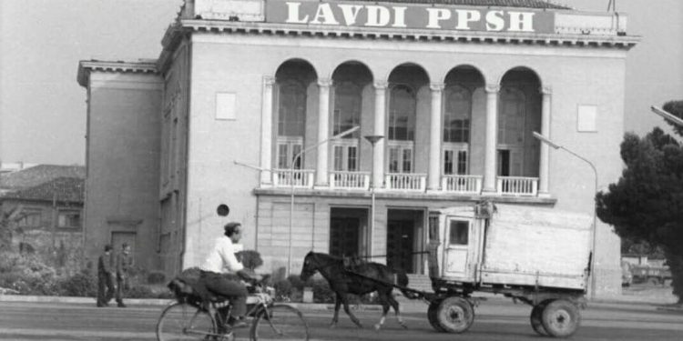 Letra për Ramiz Alinë: “E parandaluam vënien në Teatrin ‘Migjeni’, dramën e Namik Dokles, pasi në 65 faqet e tekstit të saj, autori…”/ Informacioni i zv/ministrit të Kulturës, në ’73-in