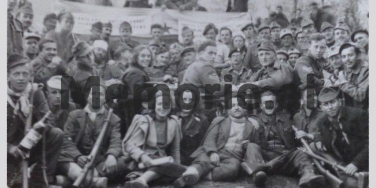 “Në momentet e fundit, kur toga e pushkatimit ishte gati për zjarr mbi 12 të dënuarit me vdekje, major Murat Basha tha…”/ Historia tragjike e besnikut të Mbretit Zog