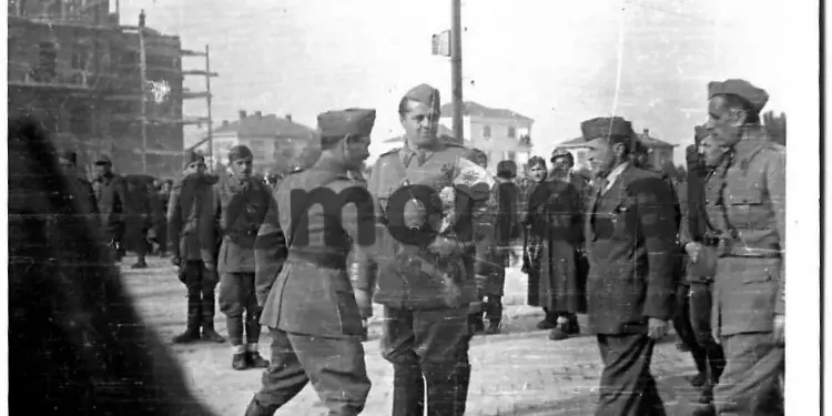 “Edhe pse gjyshi ishte ‘Hero i Popullit’, 6 burra nga fisi ynë u pushkatuan, 12 u arratisën nga Shqipëria, 20 u burgosën dhe 55 familje u internuan deri në ‘91-in…”/ Dëshmia e dhimbshme e të arratisurit në Australi