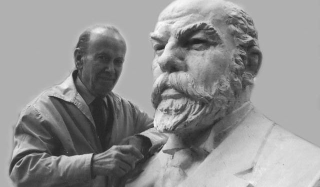“Më pëlqyen vjershat e një vajze të re poete, por ajo më dërgoi dy letra, ku me fodullëk, sa s’kërkonte t’i…”/ Diskutimi i Enverit në mbledhjen me shkrimtarët dhe artistët në ’65-ën