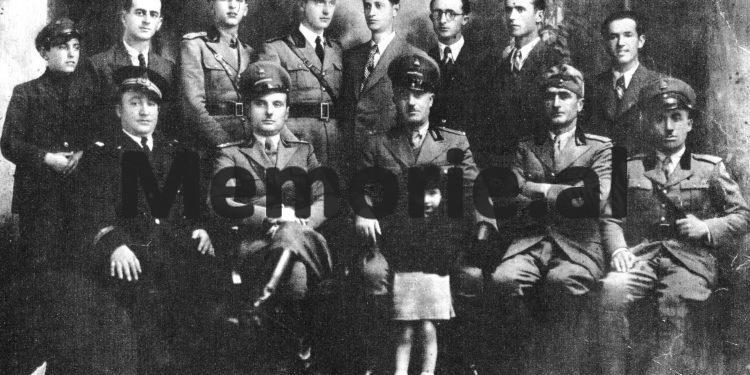 “Në momentet e fundit, kur toga e pushkatimit ishte gati për zjarr mbi 12 të dënuarit me vdekje, major Murat Basha tha…”/ Historia tragjike e besnikut të Mbretit Zog