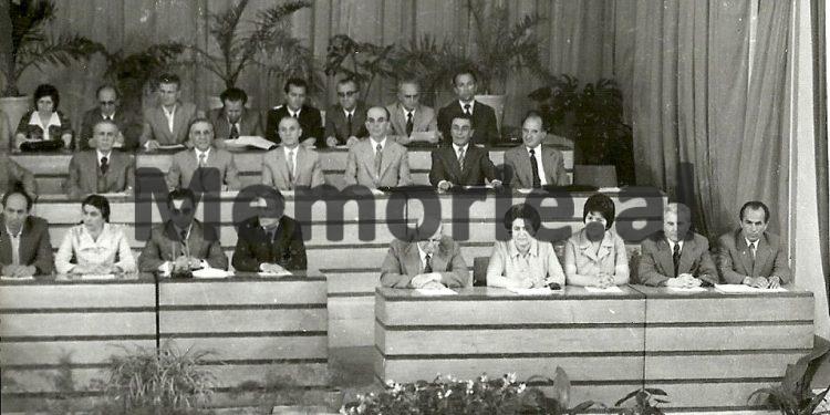 E Hoxha M Shehu R Alia R Marko K Hazbiu H Isai P Dode M Asllani S Stefani P Peristeri L Çuko V Nushi ne nje seance te Kuvendit Popullor. Foto e viteve 70