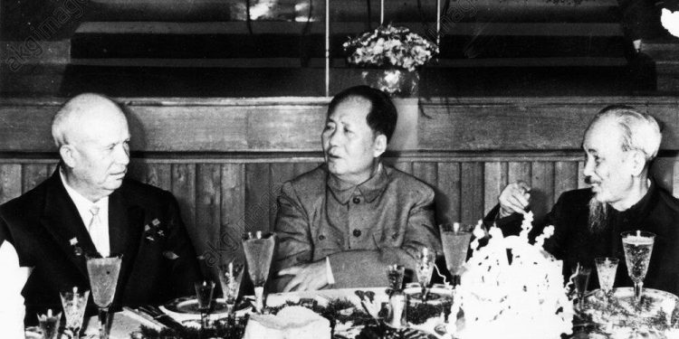 Raporti sekret: “Ho Chi Mini i tha Hrushovit që të pajtoheni me shqiptarët, por ai kërkoi dy nëndetëset e bazës së Vlorës dhe…”/ Biseda e panjohur me ministrin e Jashtëm të Kinës, më 29 gusht 1960