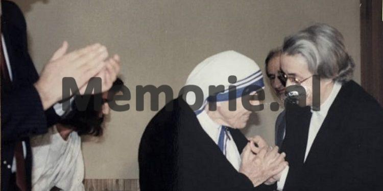 Relacioni sekret i ministrit Reiz Malile: “Ftesën e Shoqatës Bamirëse ‘Nënë Tereza’ nga Gjermania, për Ismail Kadarenë, ta lëmë në heshtje dhe…”/ Letra dërguar Sofokli Lazrit