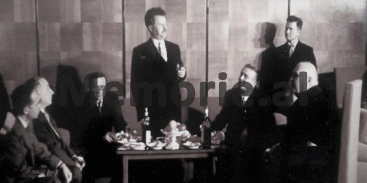 “Kontraditat në mes Enverit dhe Mehmetit, filluan që në ’76-ën, madje ato u reflektuan edhe te Nexhmija e Fiqreti dhe dy grupet e shoqërimit…”/ Dëshmia e rrallë e ish-truprojës së kryeministrit