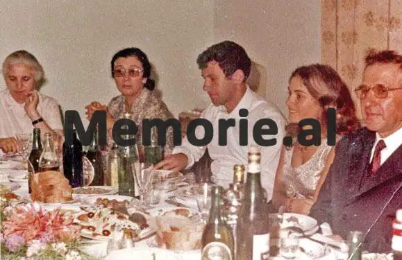 “Kontraditat në mes Enverit dhe Mehmetit, filluan që në ’76-ën, madje ato u reflektuan edhe te Nexhmija e Fiqreti dhe dy grupet e shoqërimit…”/ Dëshmia e rrallë e ish-truprojës së kryeministrit